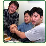 BeerMUGで固い握手